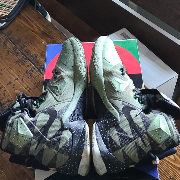 Nike LeBron XIII AS - Picture 3 of 8